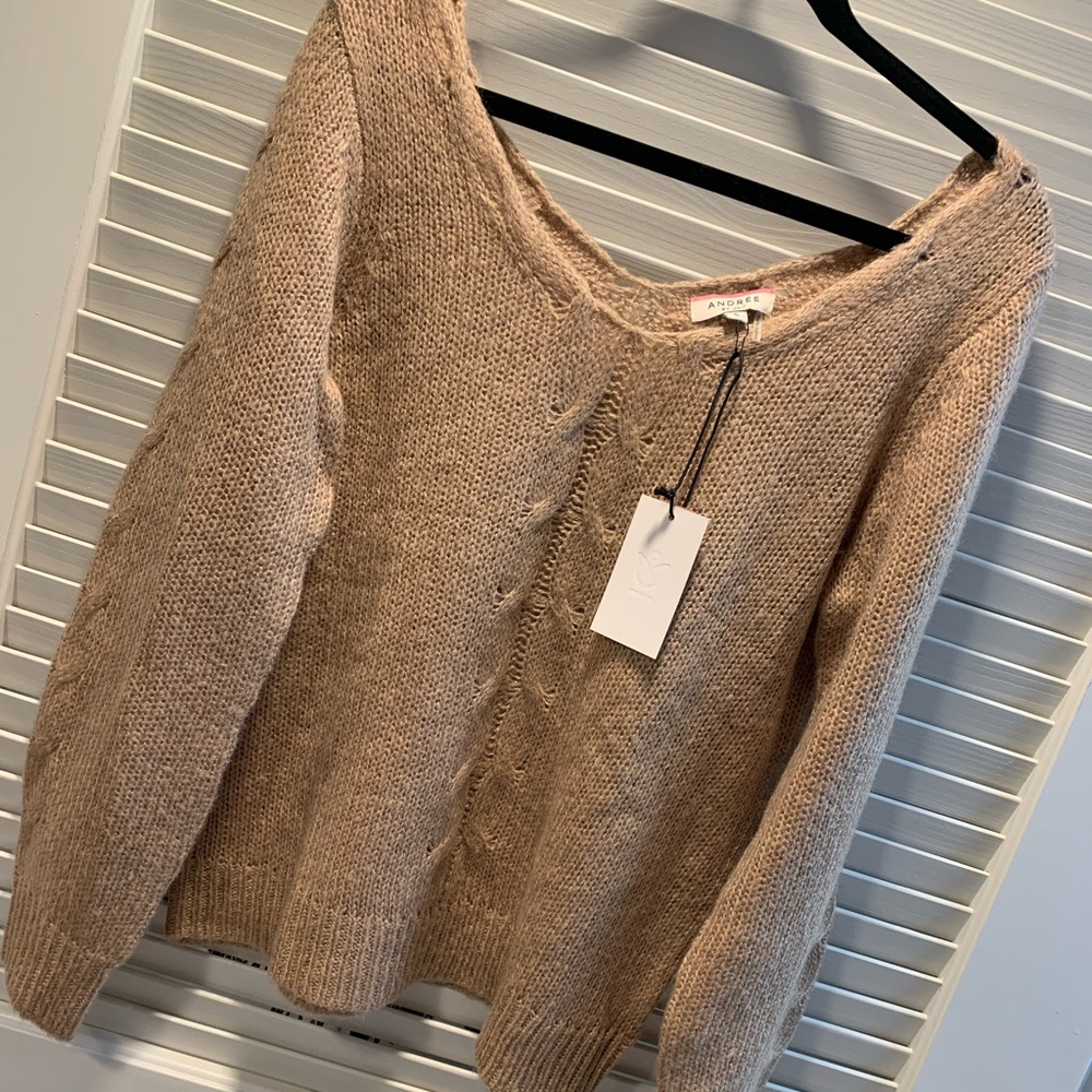 🍁 Andree by Unit tan sweater